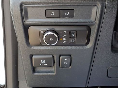 Used 2023 Ford Expedition Limited AWD/4WD image 16