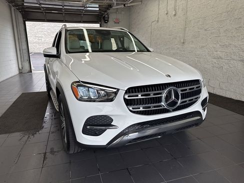 Used 2025 Mercedes-Benz GLE 350 4MATIC image 2