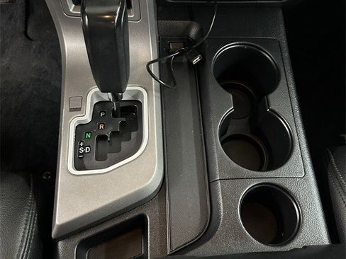 Used 2010 Toyota Tundra 4x4 Double Cab image 17