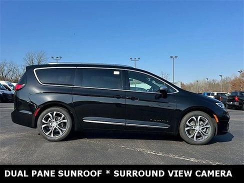 New 2026 Chrysler Pacifica Pinnacle image 2