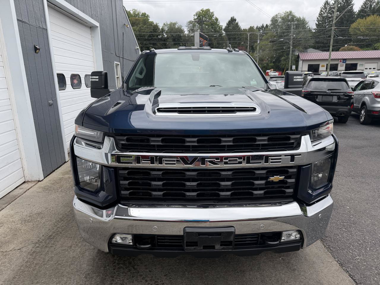 Used 2022 Chevrolet Silverado 3500 LT w/ All Star Edition AWD/4WD image 2