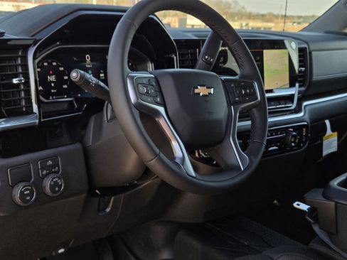 New 2026 Chevrolet Silverado 1500 LT w/ Convenience Package II image 17