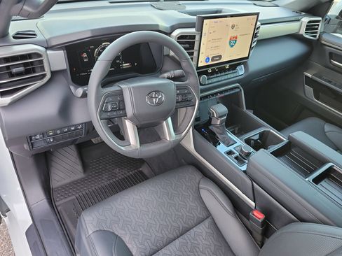 Used 2025 Toyota Tundra Limited AWD/4WD image 8