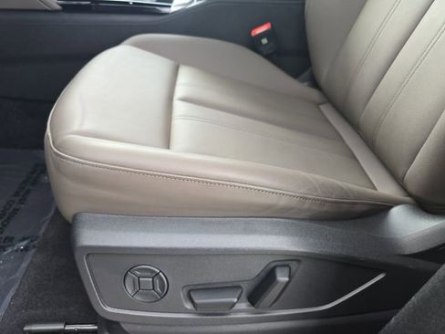 Used 2025 Audi Q5 Premium w/ Convenience Package AWD/4WD image 32