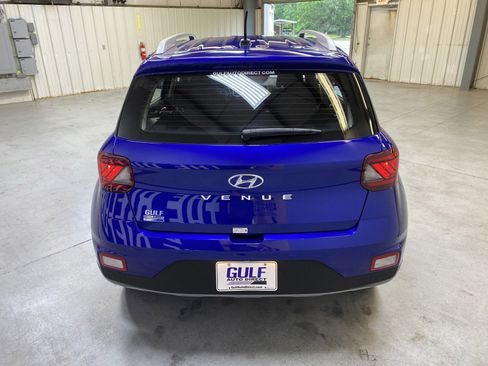 Used 2025 Hyundai Venue SEL FWD image 7