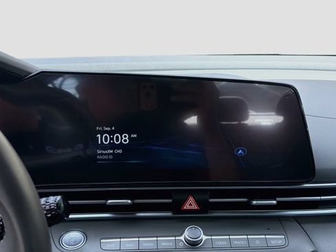 Certified 2025 Hyundai Elantra SEL FWD image 14