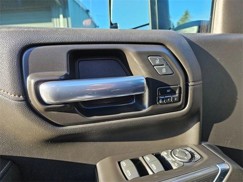 Used 2020 GMC Sierra 2500 AT4 w/ AT4 Premium Package image 16