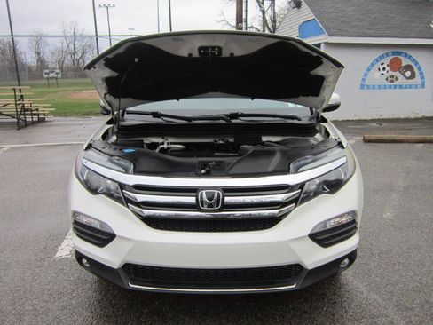 Used 2017 Honda Pilot Touring image 38