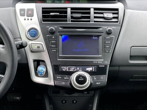 Used 2014 Toyota Prius V Two image 9