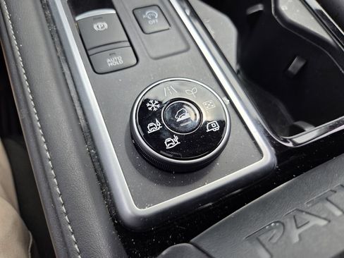 Used 2024 Nissan Pathfinder SL w/ SL Premium Package AWD/4WD image 23