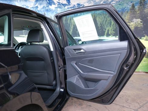 Used 2022 Volkswagen Jetta SE FWD image 30