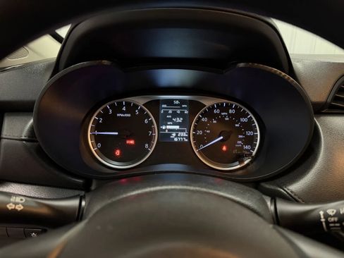 Used 2022 Nissan Versa S FWD image 22