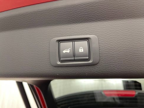 New 2025 Mitsubishi Outlander SE image 32