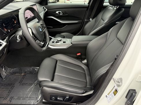 Used 2025 BMW 330i Sedan w/ Convenience Package image 19