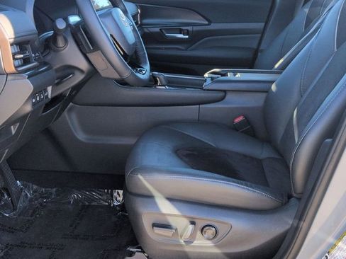 Certified 2025 Toyota Grand Highlander MAX Platinum image 13