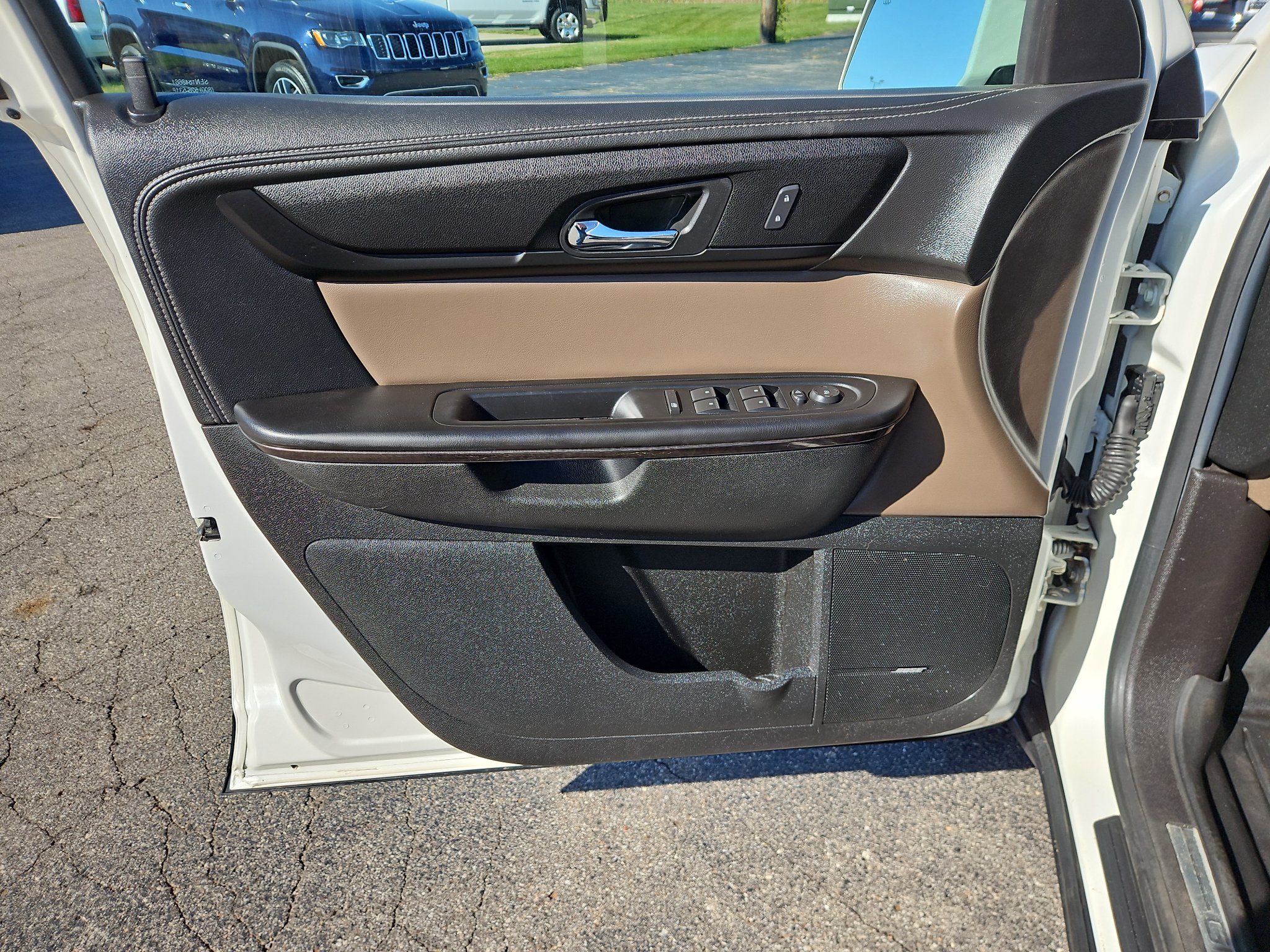 Used 2015 GMC Acadia SLT AWD/4WD image 10