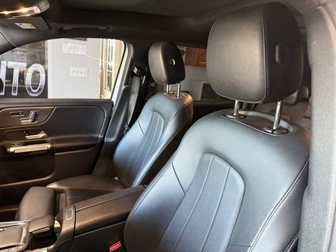 Used 2021 Mercedes-Benz GLB 250 image 13