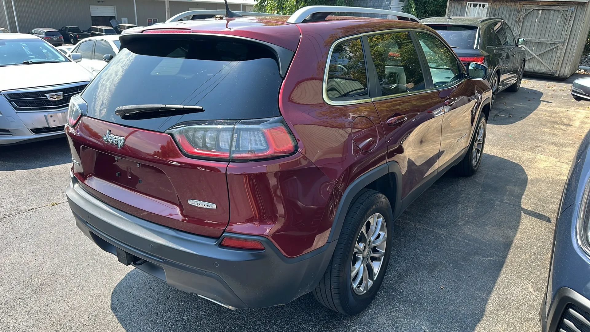 Used 2019 Jeep Cherokee Latitude Plus w/ Comfort/Convenience Group AWD/4WD image 3