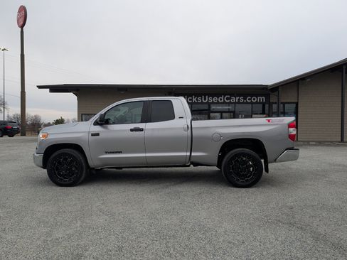 Used 2016 Toyota Tundra SR5 w/ SR5 Upgrade Package image 11