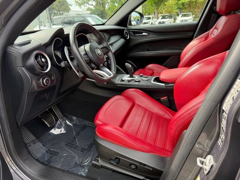 Used 2023 Alfa Romeo Stelvio Sprint RWD image 11