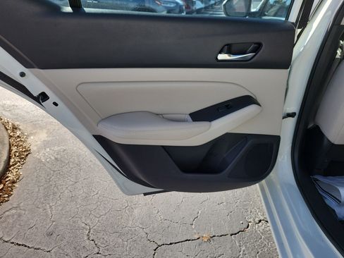 Used 2020 Nissan Altima 2.5 S FWD image 10