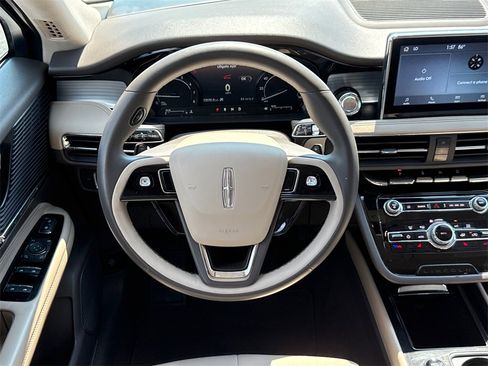 Used 2022 Lincoln Corsair FWD image 24