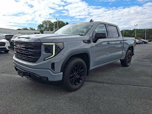 Used 2024 GMC Sierra 1500 Elevation AWD/4WD image 3