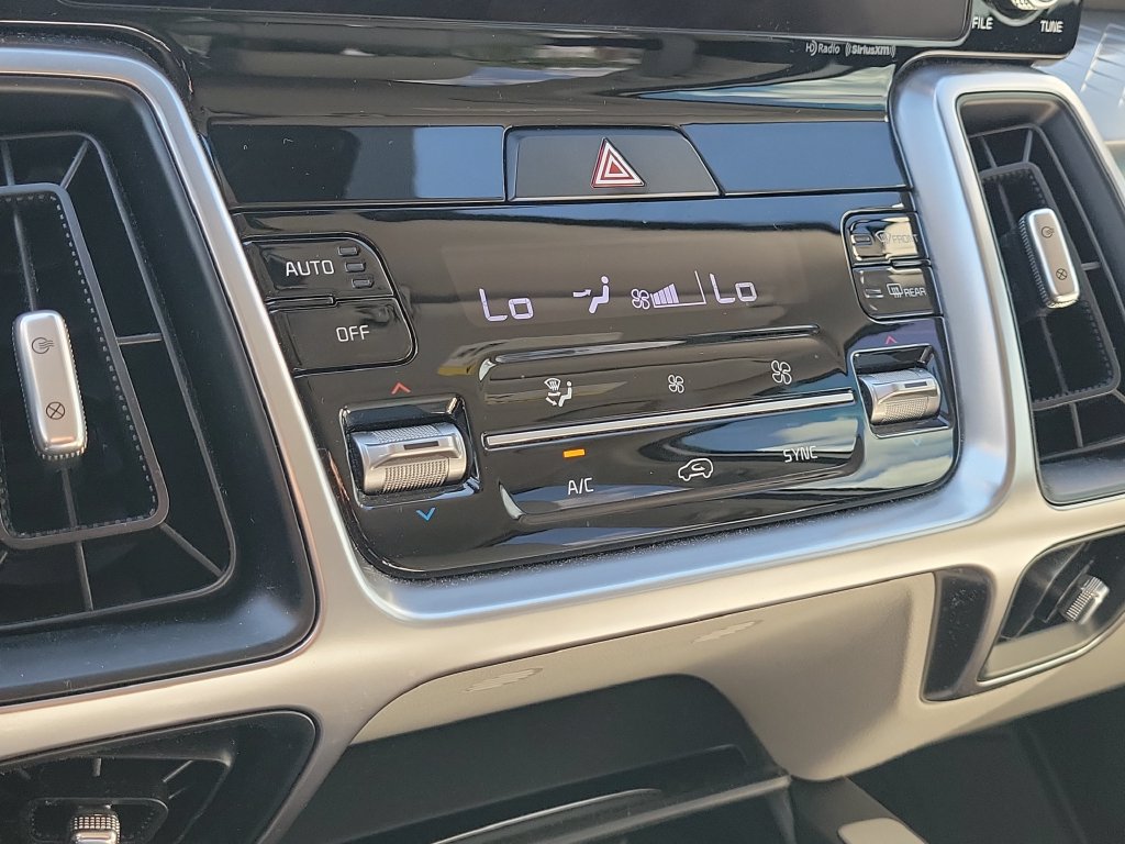Certified 2022 Kia Sorento S FWD image 17