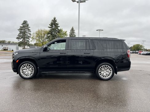 Certified 2023 Chevrolet Suburban RST image 4