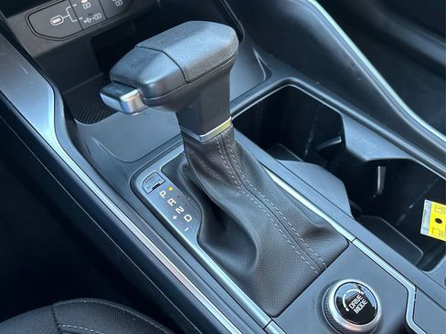 Used 2025 Kia Sorento LX image 30