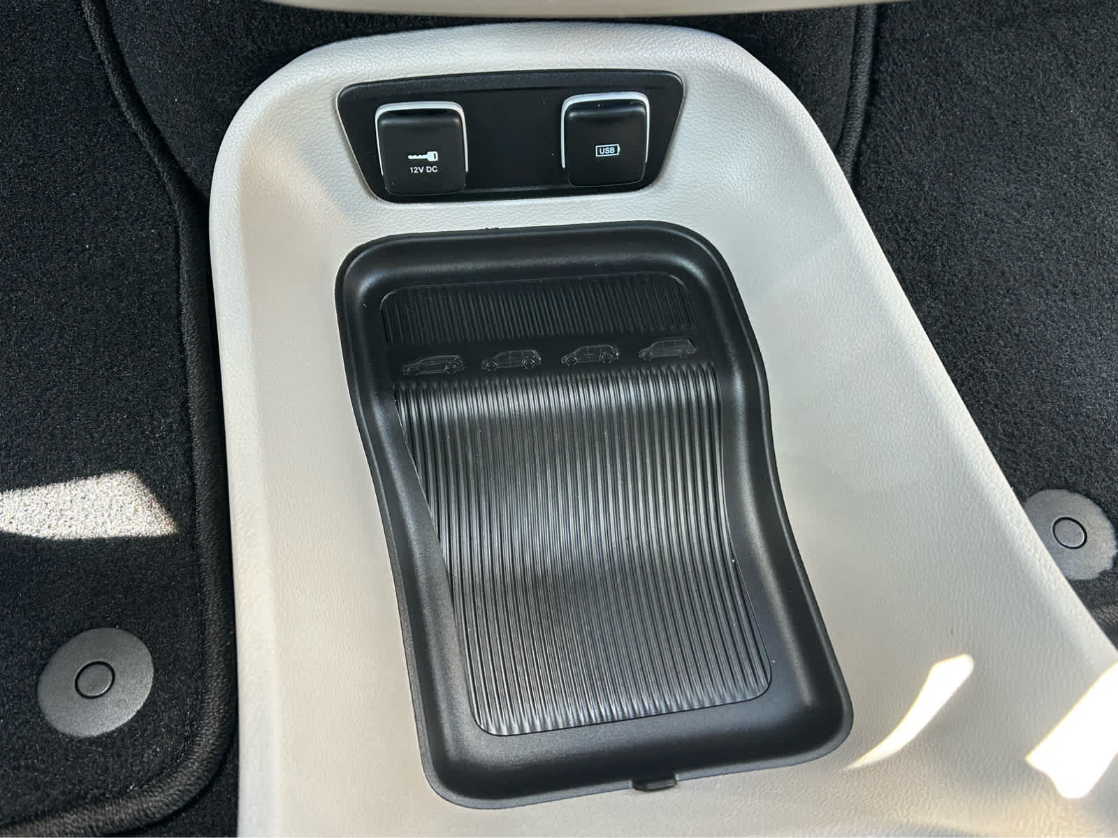Used 2018 Chrysler Pacifica Touring Plus FWD image 43