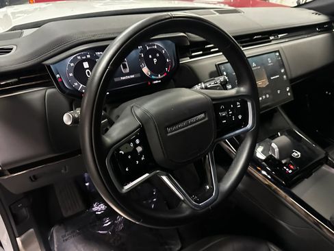 Used 2024 Land Rover Range Rover Sport SE image 9
