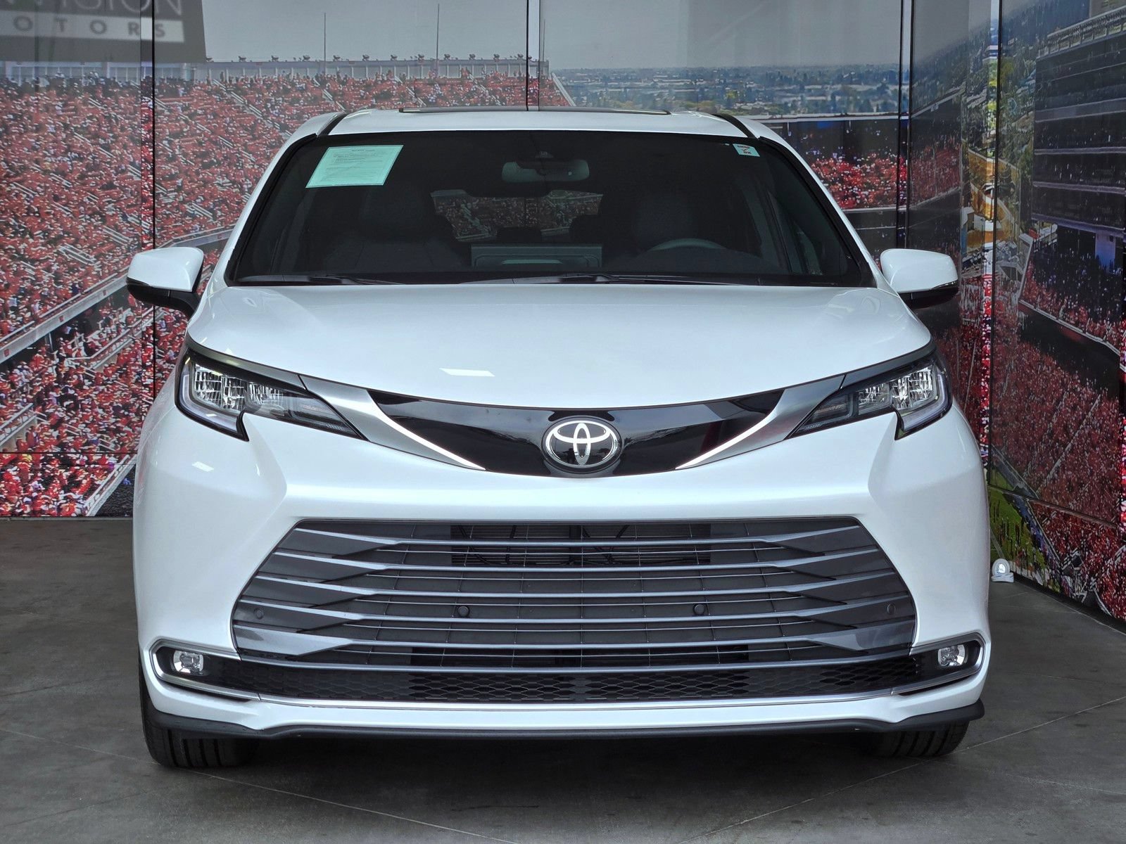 Certified 2026 Toyota Sienna Limited AWD/4WD image 3