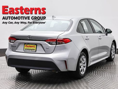 Used 2024 Toyota Corolla LE FWD image 5
