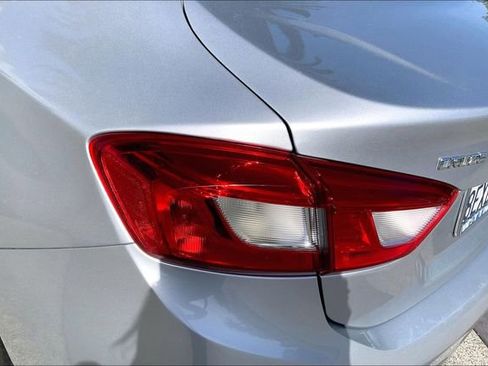 Used 2018 Chevrolet Cruze LS image 28