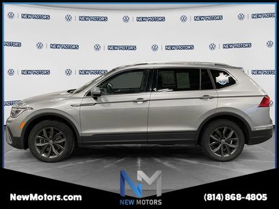 Used 2023 Volkswagen Tiguan SE w/ Panoramic Sunroof Package
