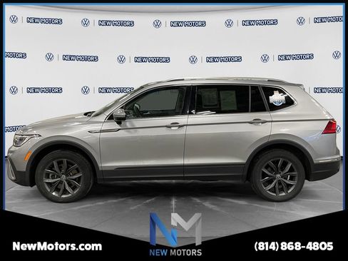 Used 2023 Volkswagen Tiguan SE w/ Panoramic Sunroof Package AWD/4WD image 2