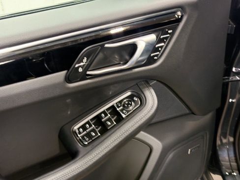 Certified 2026 Porsche Macan AWD/4WD image 23