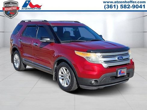 Used 2013 Ford Explorer XLT image 1