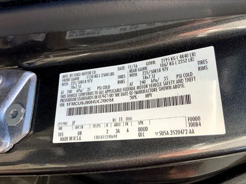 Used 2017 Ford Escape Titanium AWD/4WD image 36
