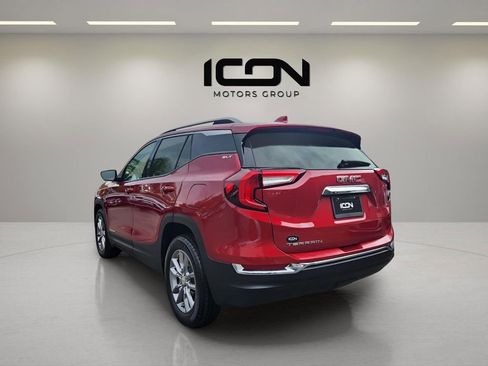 Used 2022 GMC Terrain SLT image 3