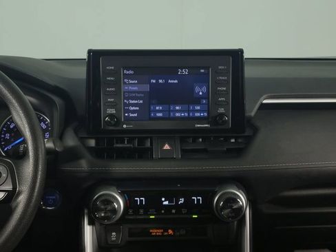 Used 2021 Toyota RAV4 XLE image 27