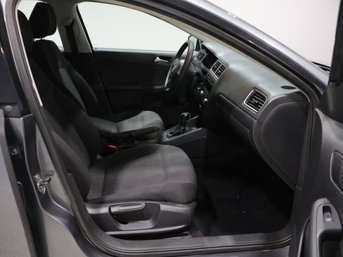 Used 2013 Volkswagen Jetta S image 21