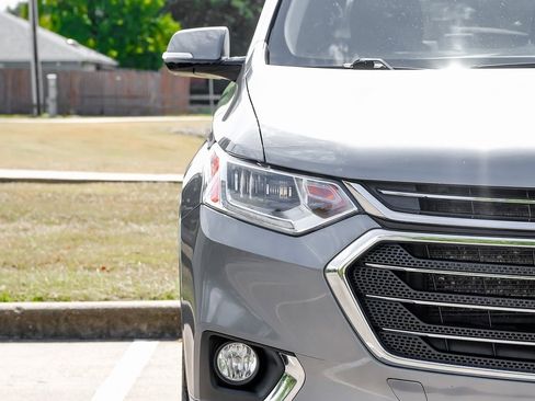 Used 2020 Chevrolet Traverse Premier image 56