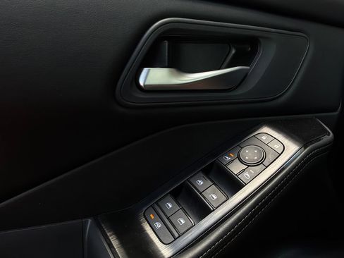 Used 2026 Nissan Rogue SV FWD image 21