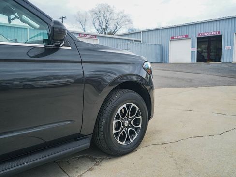 Used 2023 Ford Expedition Max XLT image 29