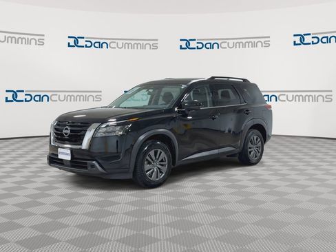 Used 2025 Nissan Pathfinder SV AWD/4WD image 4