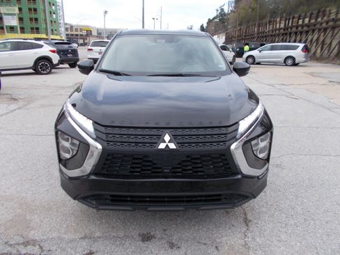 Used 2024 Mitsubishi Eclipse Cross LE image 2