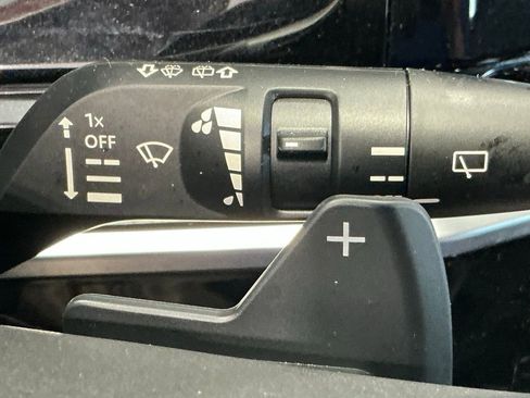 Used 2023 Nissan Pathfinder SL AWD/4WD image 38