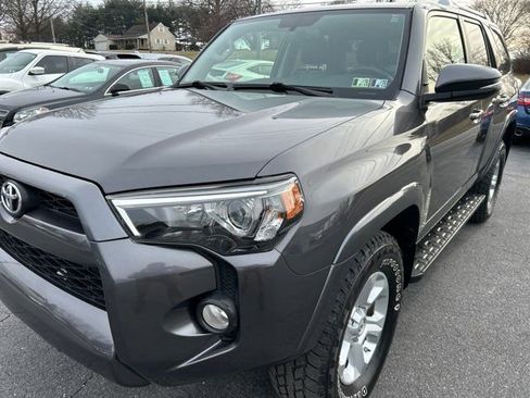 Used 2018 Toyota 4Runner SR5 Premium image 4
